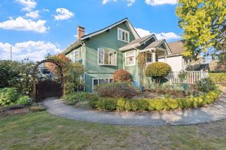 Photo 3: 2269 W 36TH Avenue in Vancouver: Quilchena House for sale (Vancouver West)  : MLS®# R2873651