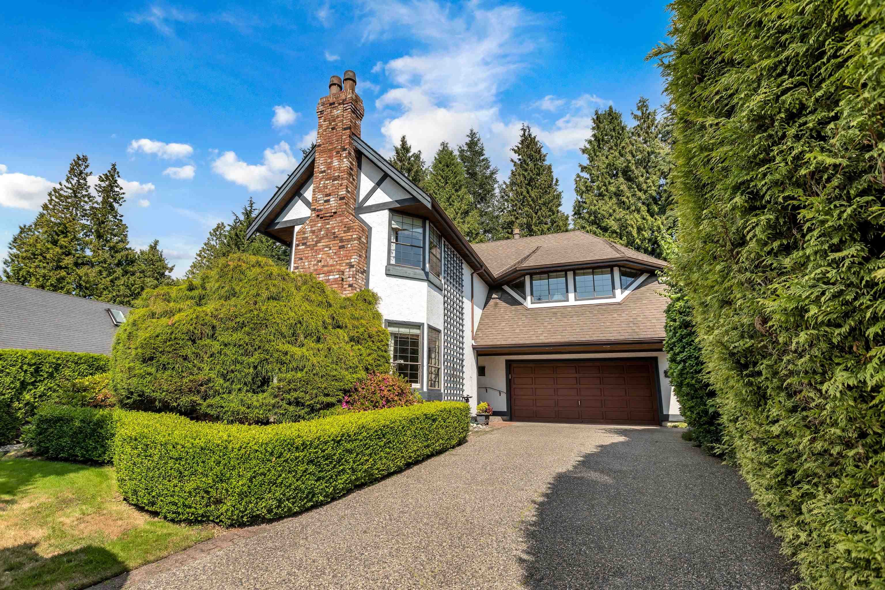 Main Photo: 1970 131 Street in Surrey: Crescent Bch Ocean Pk. House for sale in "HAMPSTEAD HEATH" (South Surrey White Rock)  : MLS®# R2795772