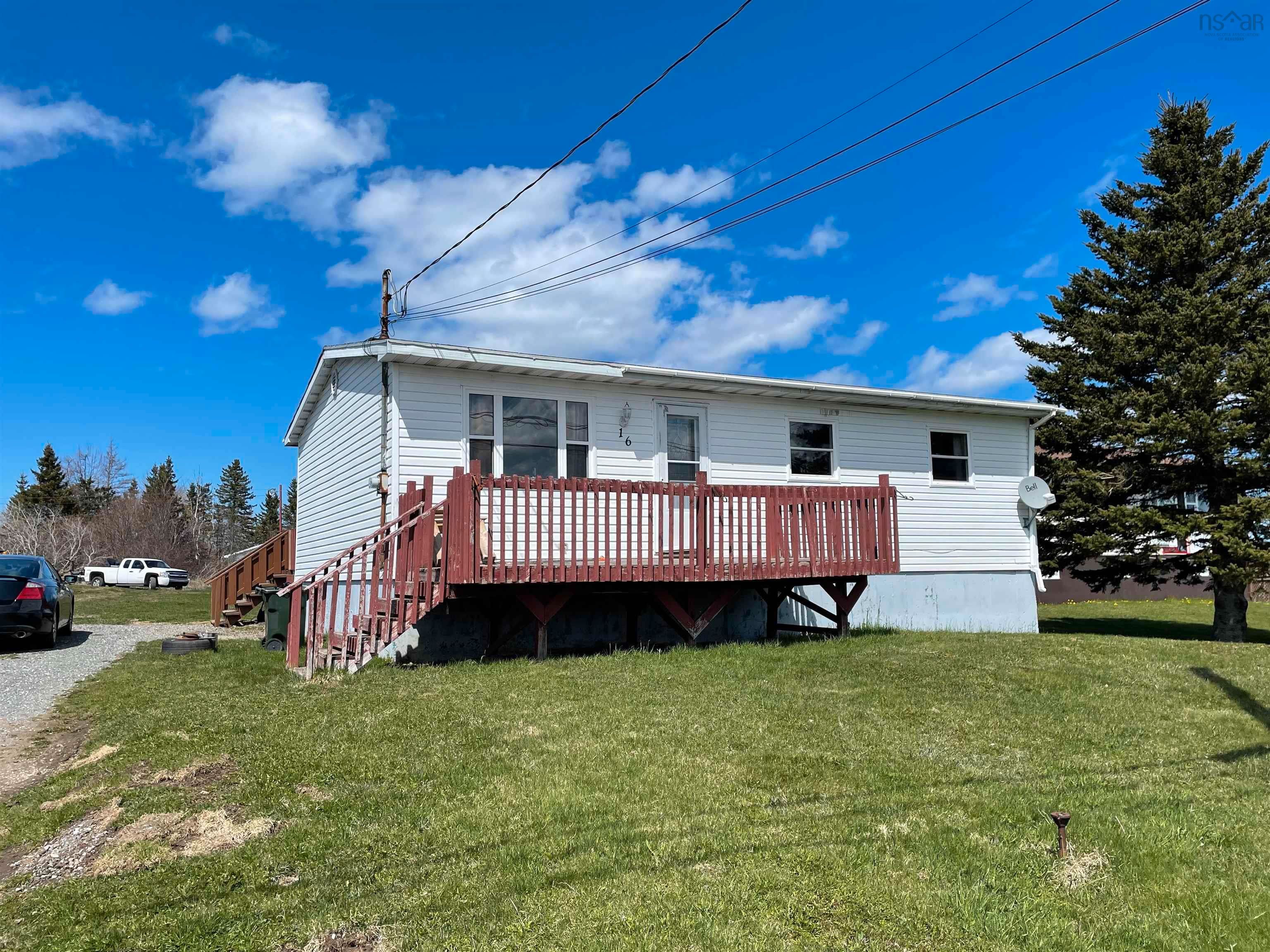 Main Photo: 16 munroe Street in Reserve Mines: 203-Glace Bay Residential for sale (Cape Breton)  : MLS®# 202308667