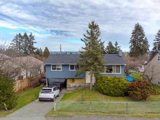 Photo 1: 570 Wakesiah Ave in Nanaimo: Na University District House for sale : MLS®# 926669