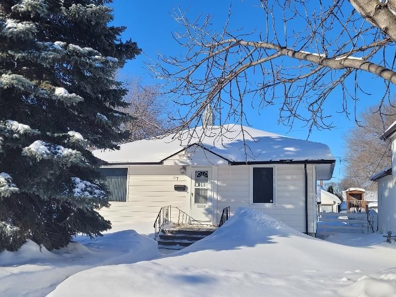 Main Photo: 67 Youville Street in Winnipeg: Norwood Residential for sale (2B)  : MLS®# 202204179