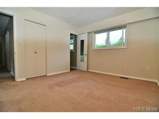 Photo 10: 504 Salton Dr in VICTORIA: Co Triangle House for sale (Colwood)  : MLS®# 703189