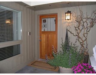 Photo 2: 2624 RHUM & EIGG Drive in Squamish: Garibaldi Highlands House for sale : MLS®# V714727