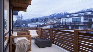 Photo 1: 2 1402 2nd Avenue: Canmore Row/Townhouse for sale : MLS®# A2121888