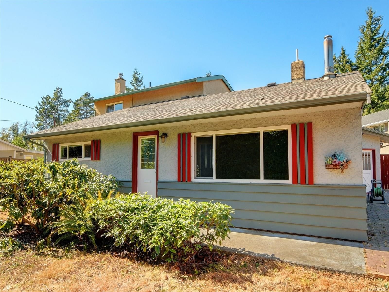 Main Photo: 3376 Happy Valley Rd in Langford: La Happy Valley House for sale : MLS®# 921682