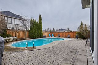 Photo 32: 34 Bliss Court in Whitby: Port Whitby House (2-Storey) for sale : MLS®# E8261648