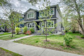 Photo 3: 2 9733 83 Avenue in Edmonton: Zone 15 House Half Duplex for sale : MLS®# E4273749