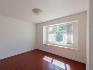 Photo 4: 10 WARWICK Avenue in Burnaby: Capitol Hill BN House for sale (Burnaby North)  : MLS®# R2603486