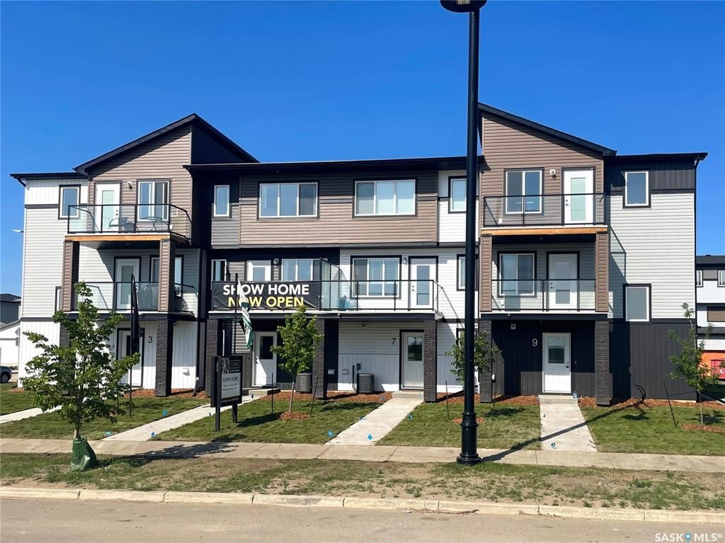 Main Photo: 2 651 Dubois Crescent in Saskatoon: Brighton Residential for sale : MLS®# SK944212