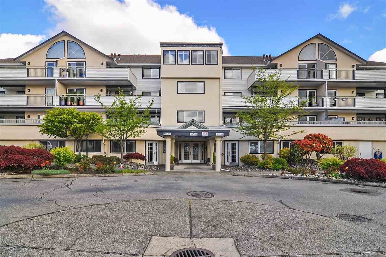 Main Photo: 302 19645 64 Avenue in Langley: Willoughby Heights Condo for sale in "Highgate Terrace" : MLS®# R2362075