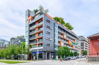 Photo 1: 703 123 W 1ST Avenue in Vancouver: False Creek Condo for sale in "Compass" (Vancouver West)  : MLS®# R2404404