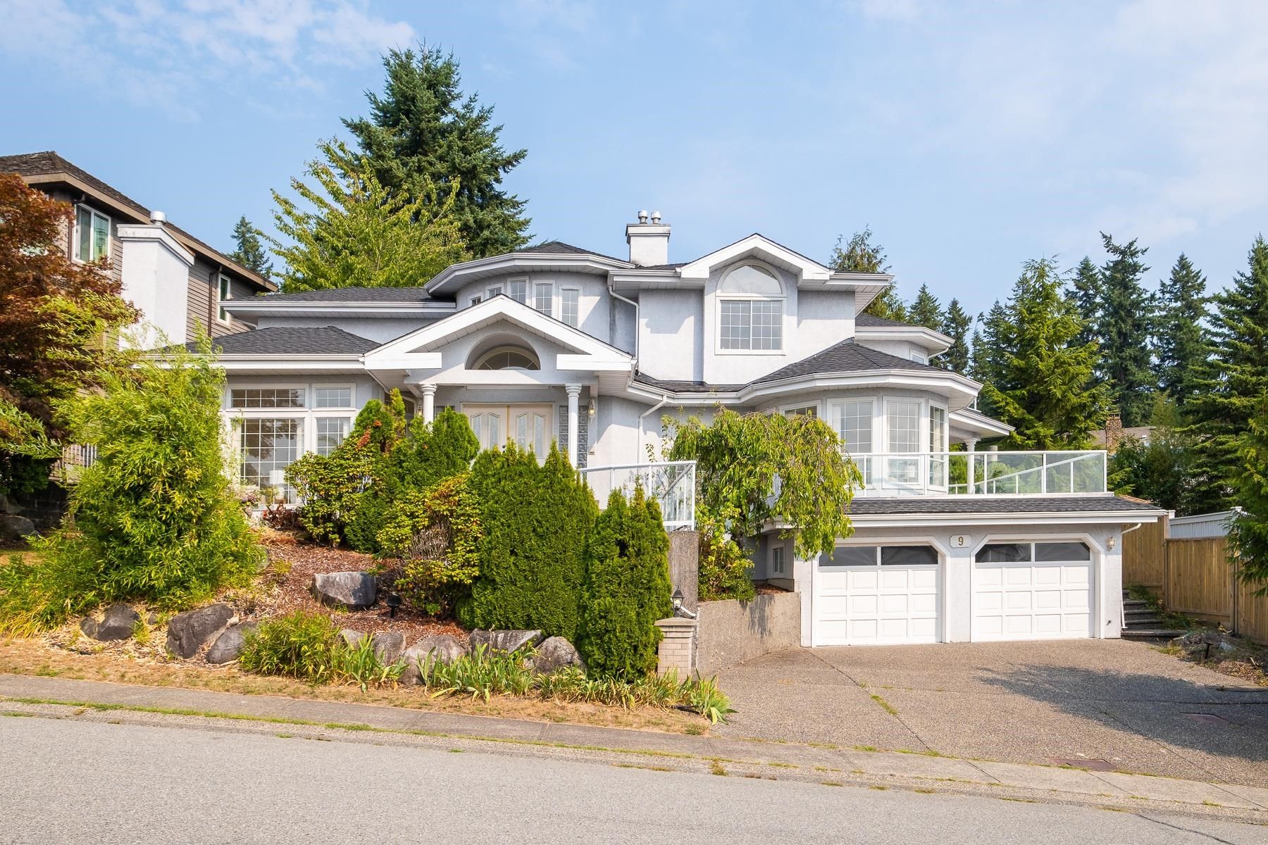 Main Photo: 9 WILDWOOD Drive in Port Moody: Heritage Mountain House for sale : MLS®# R2811783
