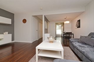 Photo 4: 6 300 DECAIRE Street in Coquitlam: Maillardville Townhouse for sale : MLS®# R2330363