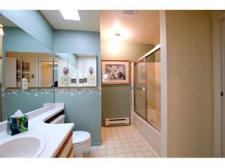 Photo 9: 332 1441 GARDEN Place in Tsawwassen: Cliff Drive Condo for sale in "MAGNOLIA" : MLS®# V1086554