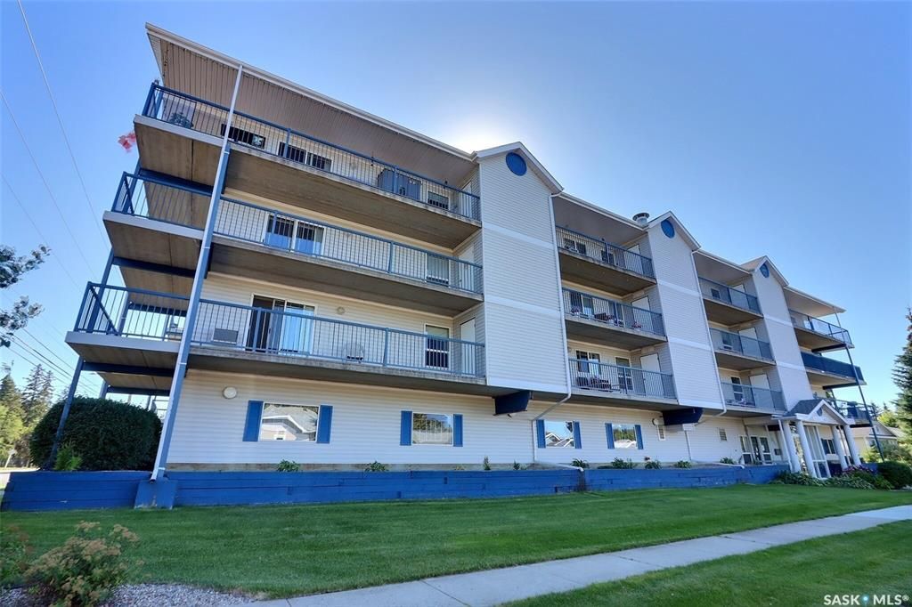 Main Photo: 305 2501 1st Avenue West in Prince Albert: West Hill PA Residential for sale : MLS®# SK908019