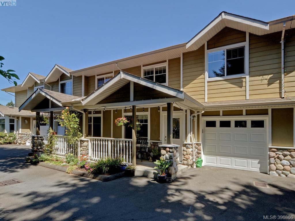 Main Photo: 103 2731 Claude Rd in VICTORIA: La Langford Proper Row/Townhouse for sale (Langford)  : MLS®# 793801