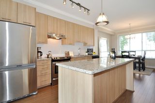 Photo 5: 63 1305 SOBALL Street in Coquitlam: Burke Mountain Townhouse for sale in "Tyneridge North" : MLS®# R2394869
