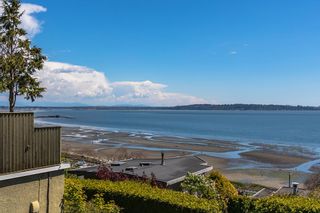 Photo 12: 14553 SUNSET Drive: White Rock House for sale in "West White Rock Beach" (South Surrey White Rock)  : MLS®# R2692339