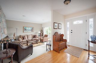Photo 3: 566 YALE Road in Port Moody: College Park PM House for sale : MLS®# R2147740