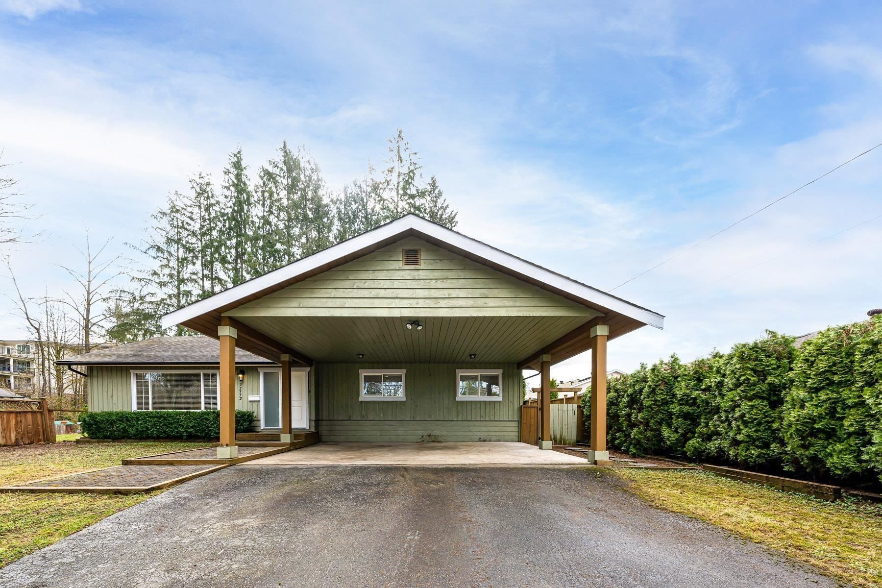 Main Photo: 22332 124 Avenue in Maple Ridge: West Central House for sale : MLS®# R2780977
