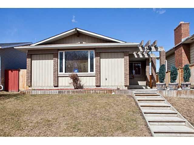 Main Photo: 348 WHITESIDE Road NE in Calgary: Residential for sale : MLS®# C3609393
