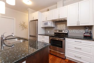 Photo 15: 302 9776 Fourth St in Sidney: Si Sidney South-East Condo for sale : MLS®# 878510