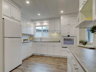 Photo 8: 9332 Village Way in Sidney: Si Sidney South-West Manufactured Home for sale : MLS®# 884777