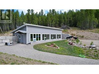 Photo 1: 2325 CHIMNEY LAKE ROAD in Williams Lake: House for sale : MLS®# R2814964