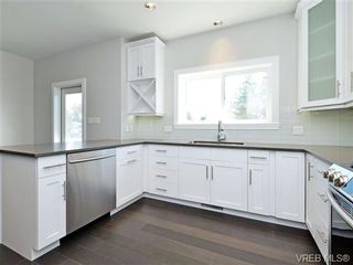 Photo 7: 3437 Hopwood Pl in VICTORIA: Co Latoria House for sale (Colwood)  : MLS®# 705684