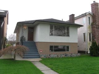 Main Photo: 2030 E 13TH AV in Vancouver: Grandview VE House for sale (Vancouver East)  : MLS®# V644596