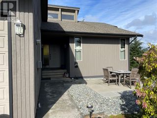 Photo 3: 7175 Highland Dr in Port Hardy: House for sale : MLS®# 958045