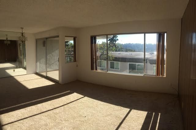Main Photo: MISSION VALLEY Townhouse for sale : 3 bedrooms : 6319 Caminito Partida in San Diego