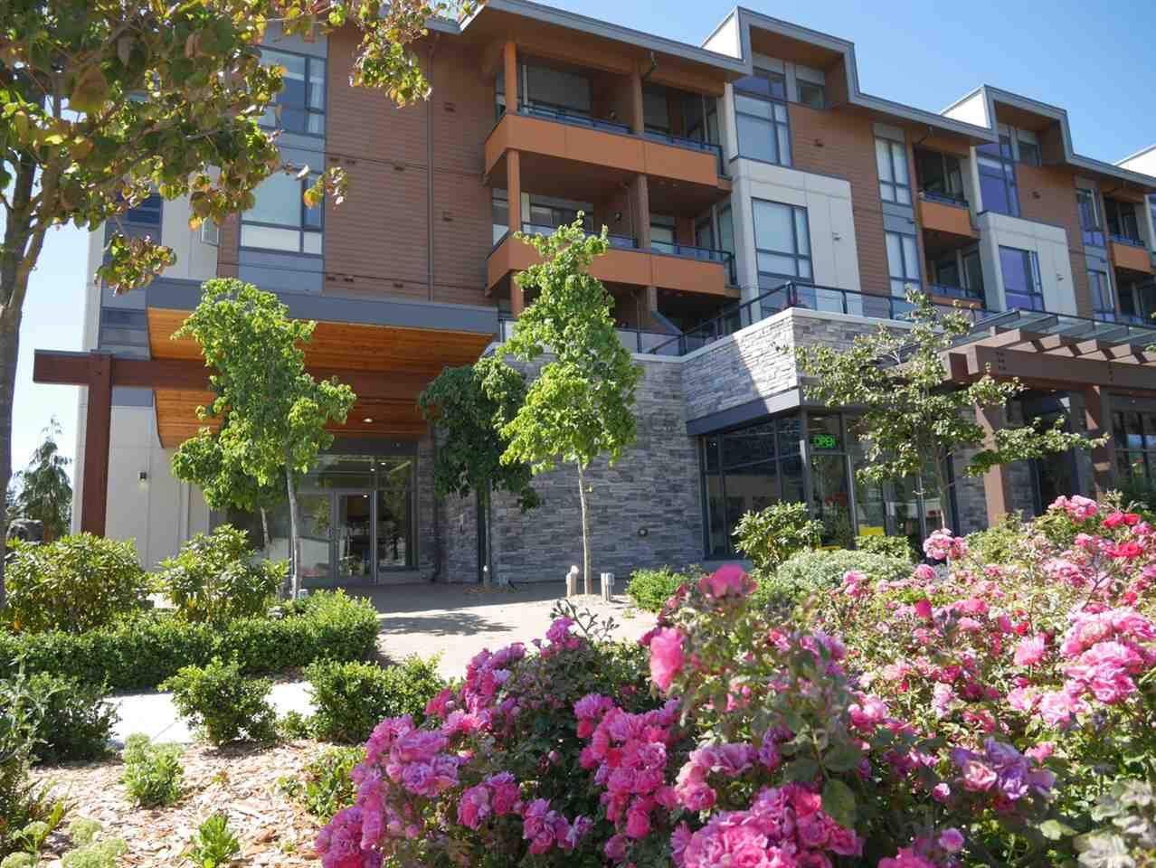 Main Photo: 401 875 GIBSONS Way in Gibsons: Gibsons & Area Condo for sale (Sunshine Coast)  : MLS®# R2292033