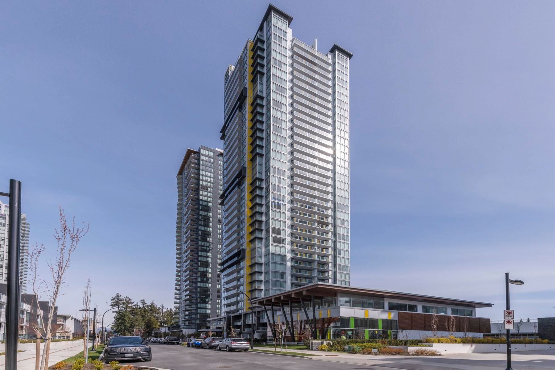 Main Photo: 1705 6700 DUNBLANE Avenue in Burnaby: Metrotown Condo for sale in "Vittorio" (Burnaby South)  : MLS®# R2675676