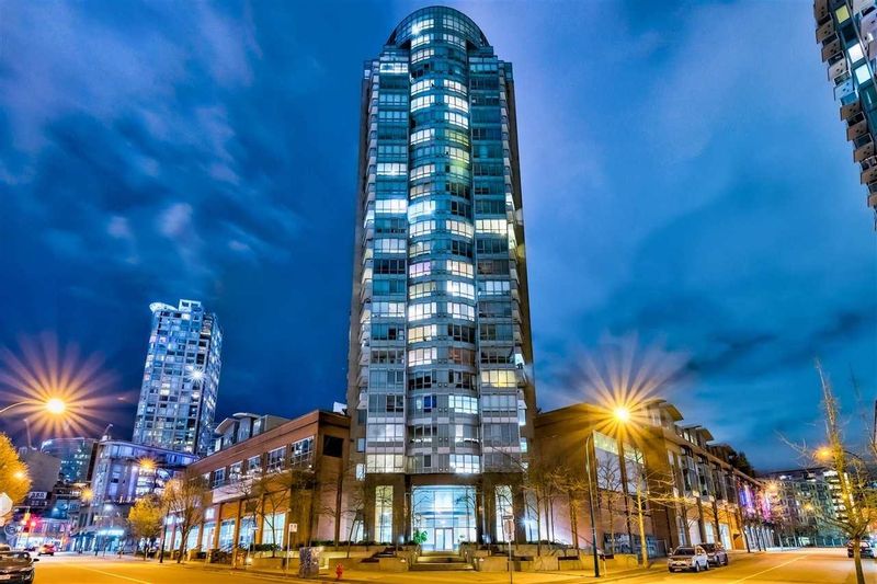 FEATURED LISTING: 1705 - 63 KEEFER Place Vancouver