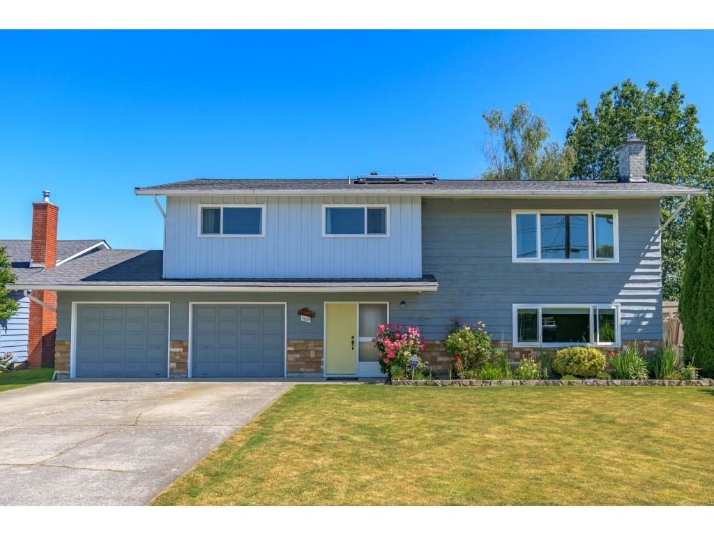 Main Photo: 5815 CRESCENT Drive in Delta: Hawthorne House for sale (Ladner)  : MLS®# R2708822