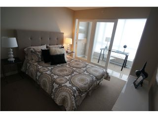 Photo 3: # 904 833 SEYMOUR ST in Vancouver: Downtown VW Condo for sale in "CAPITOL RESIDENCES" (Vancouver West)  : MLS®# V1022417