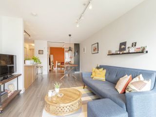 Photo 4: 210 2150 E HASTINGS Street in Vancouver: Hastings Condo for sale in "The View" (Vancouver East)  : MLS®# R2345358