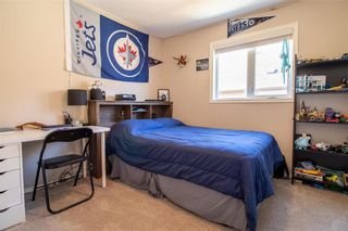 Photo 12: 18 Clara DeMarchi Place in Winnipeg: Bridgewood Estates Residential for sale (3J)  : MLS®# 202207435