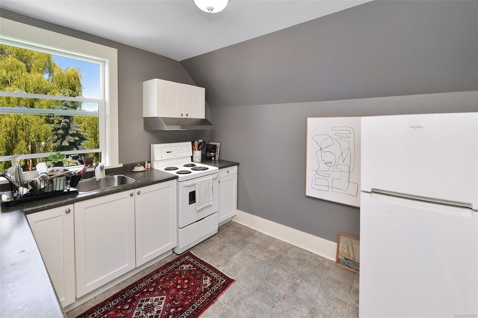 Photo 14: Photos: 1010 Sutlej St in Victoria: Vi Fairfield West House for sale : MLS®# 879853