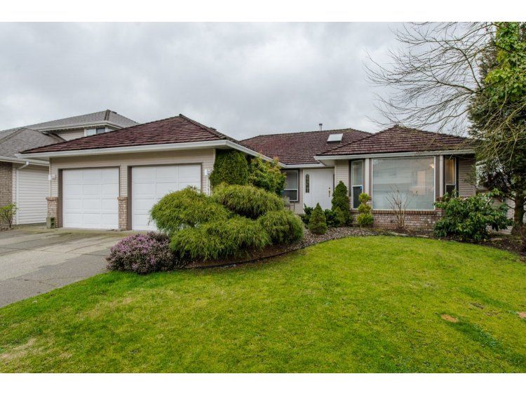 Main Photo: 31098 HERON Avenue in Abbotsford: Abbotsford West House for sale : MLS®# R2032338