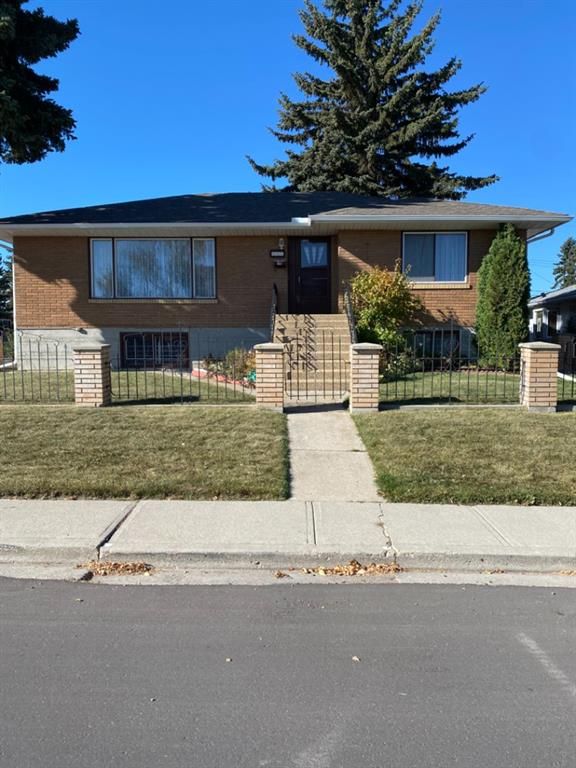 Main Photo: 945 42 Street SW in Calgary: Rosscarrock Detached for sale : MLS®# A1152996