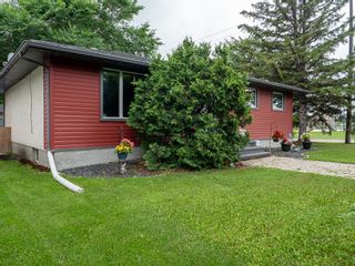 Photo 3: 524 NELSON Avenue in Selkirk: R14 Residential for sale : MLS®# 202223189