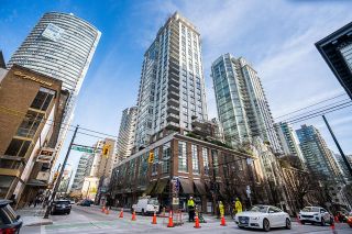 Photo 3: 704 565 SMITHE Street in Vancouver: Downtown VW Condo for sale in "VITA @ SYMPHONY PLACE" (Vancouver West)  : MLS®# R2857977