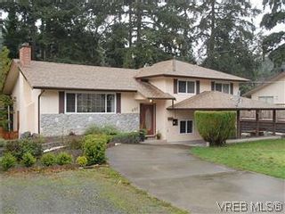 Photo 1: 481 Webb Pl in VICTORIA: Co Wishart South House for sale (Colwood)  : MLS®# 592217