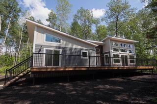 Photo 1: 5 Eagle Lane in Lac Du Bonnet RM: Granite Hills Residential for sale (R28)  : MLS®# 202302304