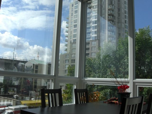 Photo 17: Photos: # 201 1455 HOWE ST in Vancouver: Townhouse for sale in "POMARIA" (Vancouver West) 