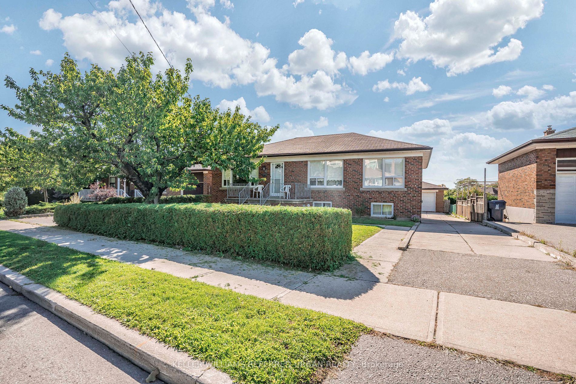 Main Photo: Main 12 Erie Street in Toronto: Maple Leaf House (Bungalow) for lease (Toronto W04)  : MLS®# W8053680