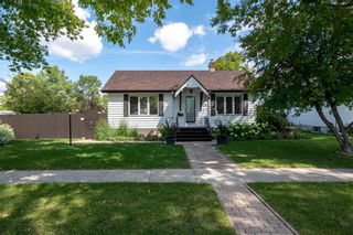 Photo 1: 115 Canterbury Place in Winnipeg: Fraser's Grove Residential for sale (3C)  : MLS®# 202220260