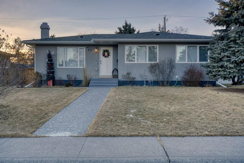 Main Photo: 23 WESTOVER Drive SW in Calgary: Westgate Detached for sale : MLS®# A1179722